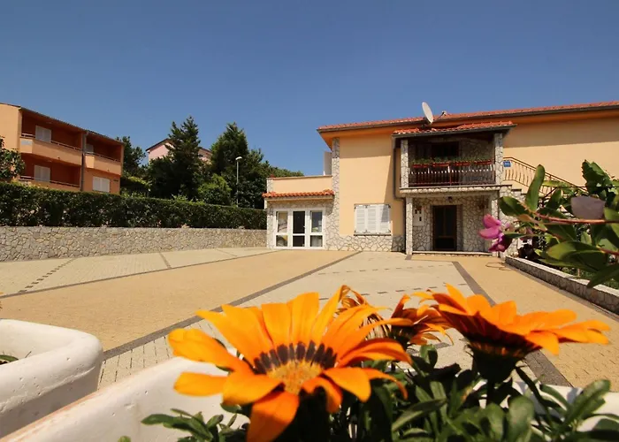 Nevenka By Interhome Apartman