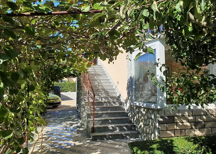 Nevenka By Interhome * Silo (Krk)