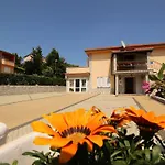 Nevenka By Interhome شقة